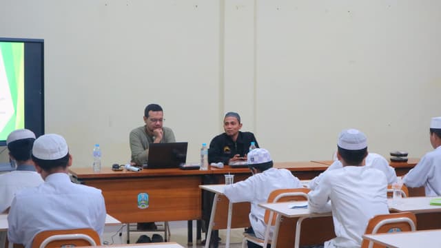 Asah Kemampuan Menulis, SMP-SMA YAPI Gelar Kelas Jurnalistik untuk Siswa
