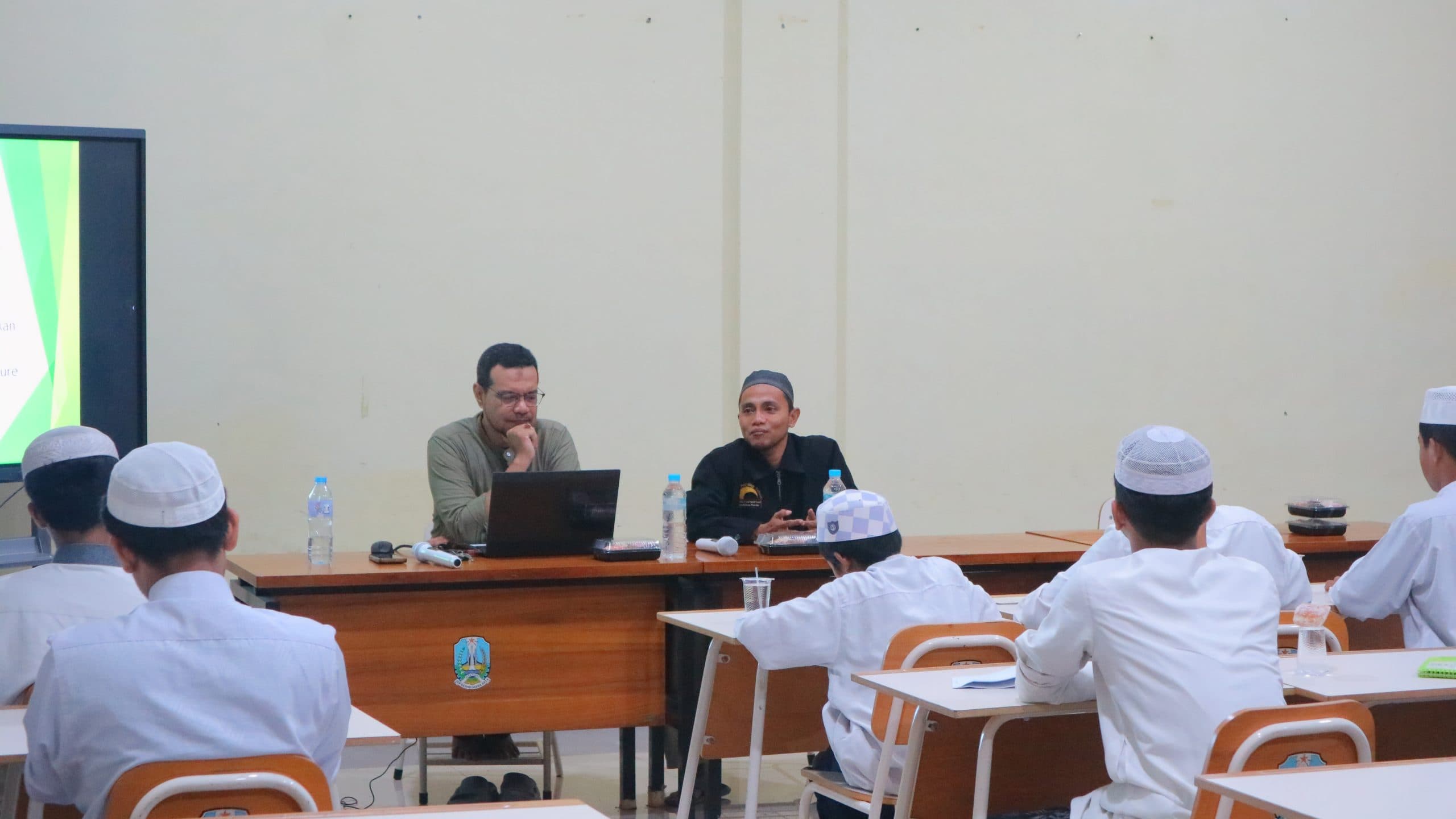Asah Kemampuan Menulis, SMP-SMA YAPI Gelar Kelas Jurnalistik untuk Siswa
