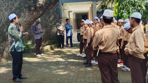Apel Pagi SMP-SMA Al-Ma’hadul Islami YAPI Perkuat Disiplin dan Persiapan Adiwiyata Provinsi