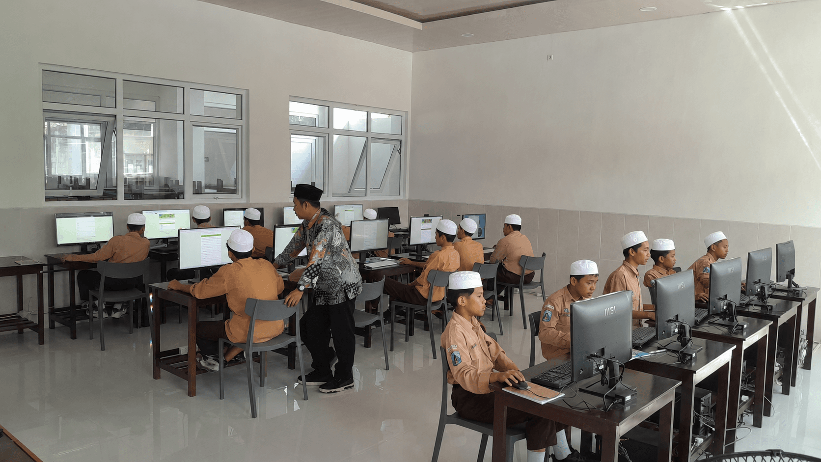 Tes Minat dan Bakat RIASEC Bantu Siswa SMP Al-Ma’hadul Islami Kenali Potensi Diri Sejak Dini